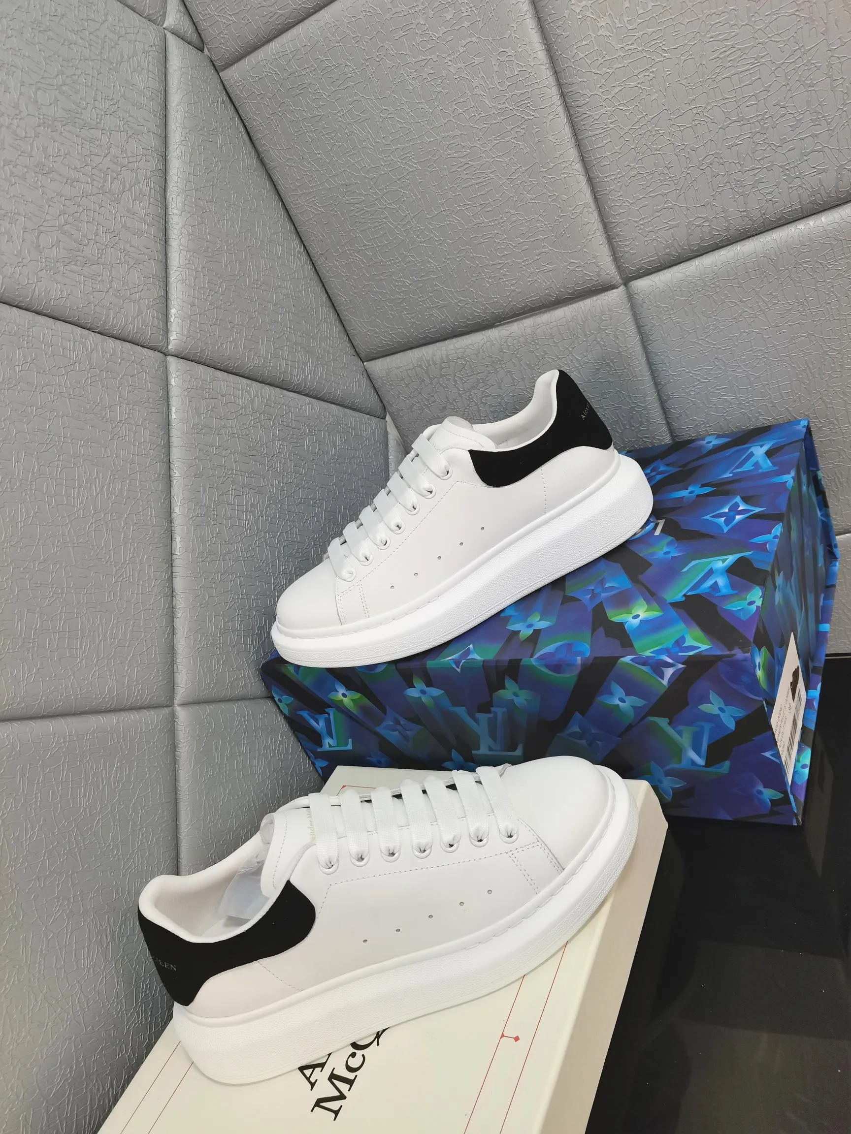 👟👟Ex-factory price 480👟👟 The latest upgraded version in 2022. The material is made of silk matte cowhide with sheepskin lining